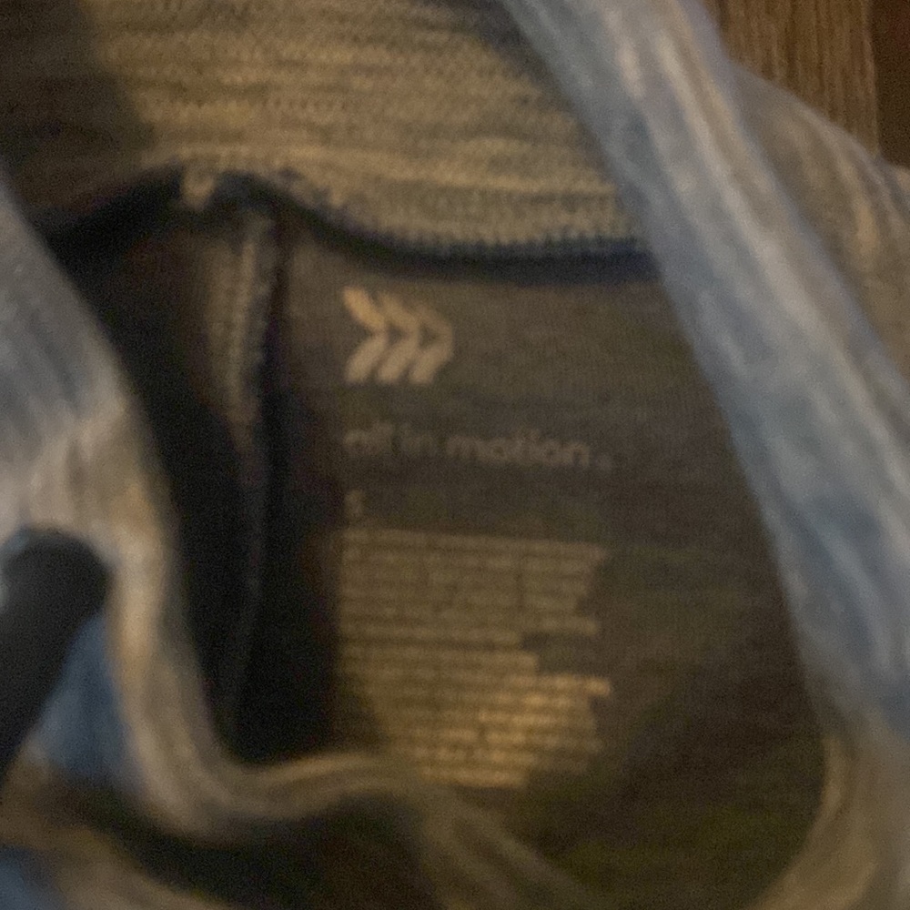 Pull over workout jacket - Picture 2 of 4